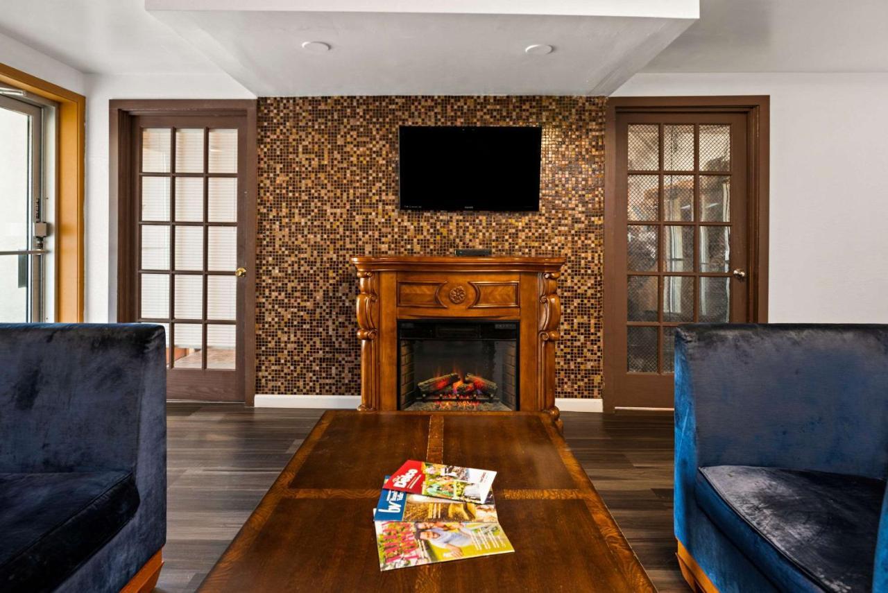 Brooklawn Rodeway Inn מראה חיצוני תמונה
