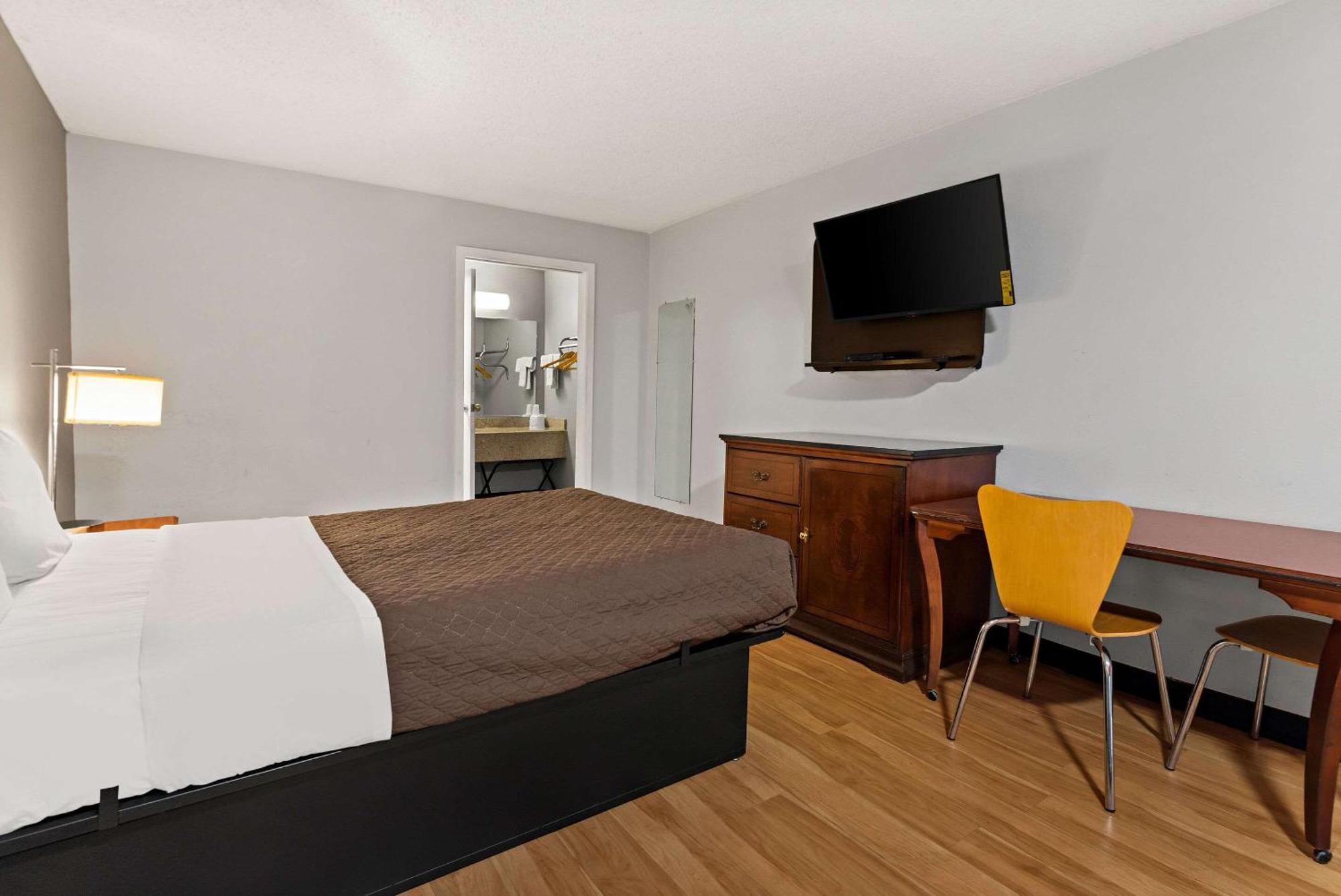 Brooklawn Rodeway Inn מראה חיצוני תמונה