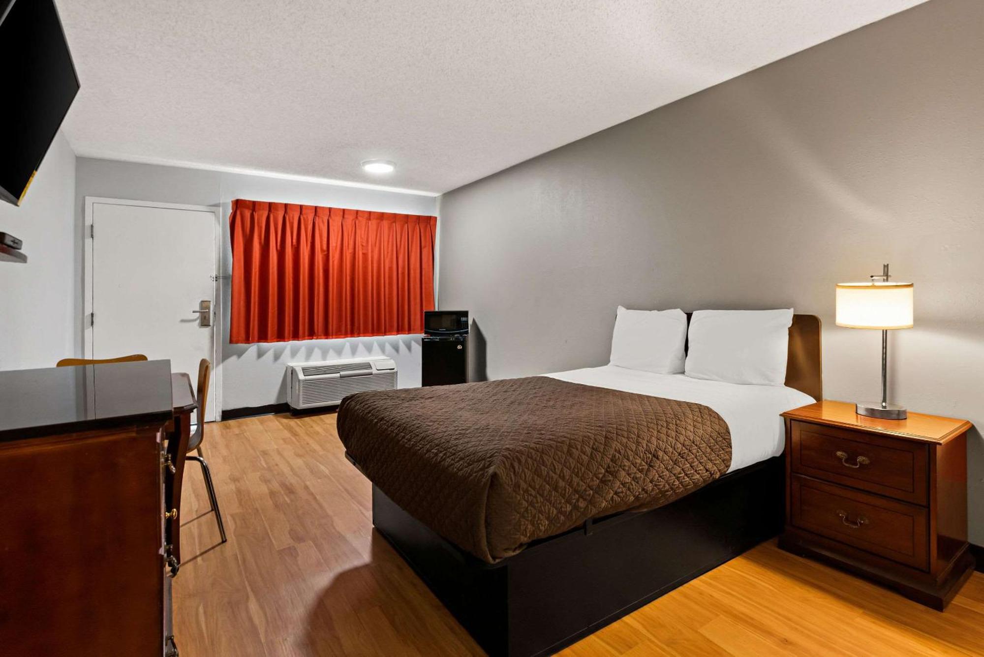 Brooklawn Rodeway Inn מראה חיצוני תמונה