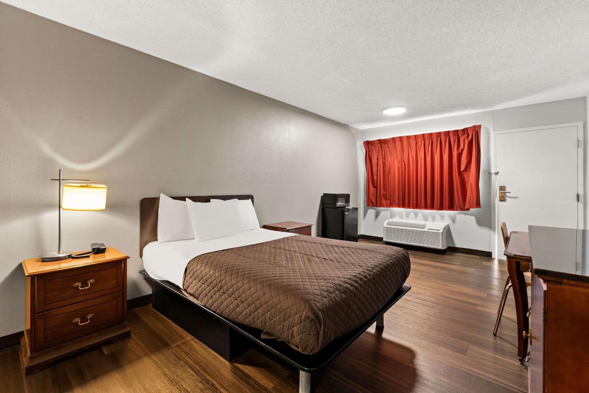 Brooklawn Rodeway Inn מראה חיצוני תמונה