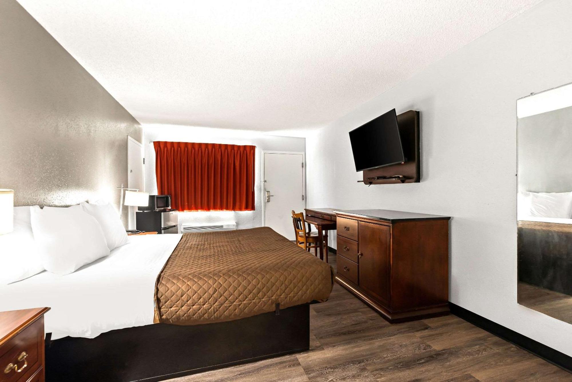 Brooklawn Rodeway Inn מראה חיצוני תמונה