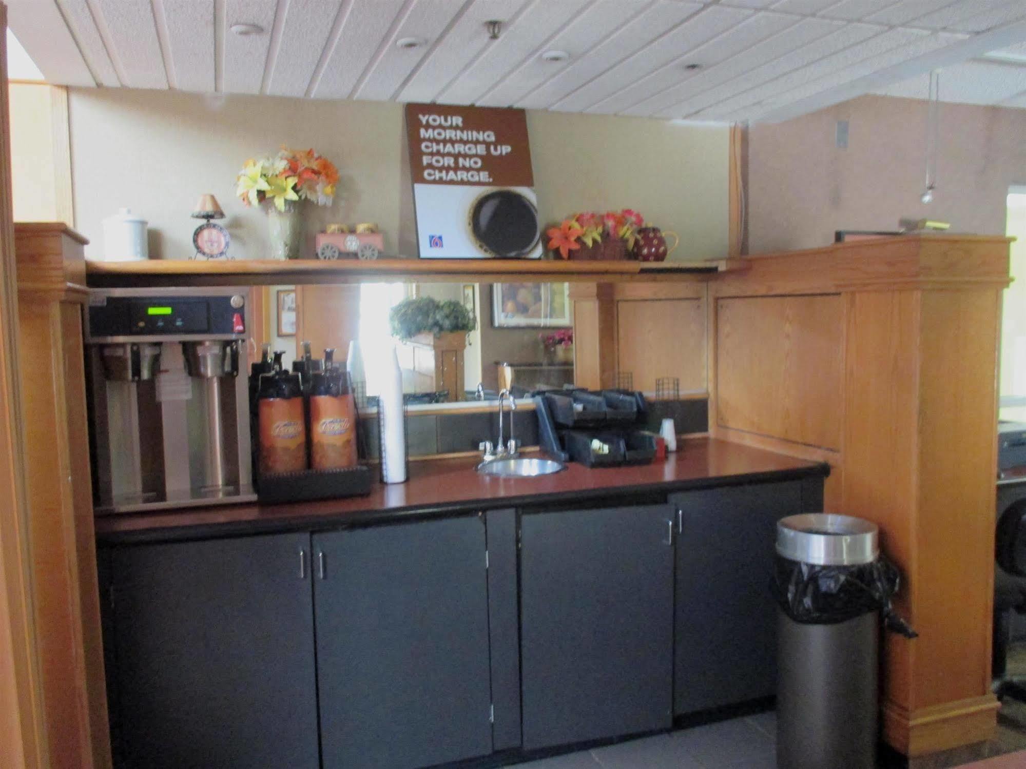 Brooklawn Rodeway Inn מראה חיצוני תמונה