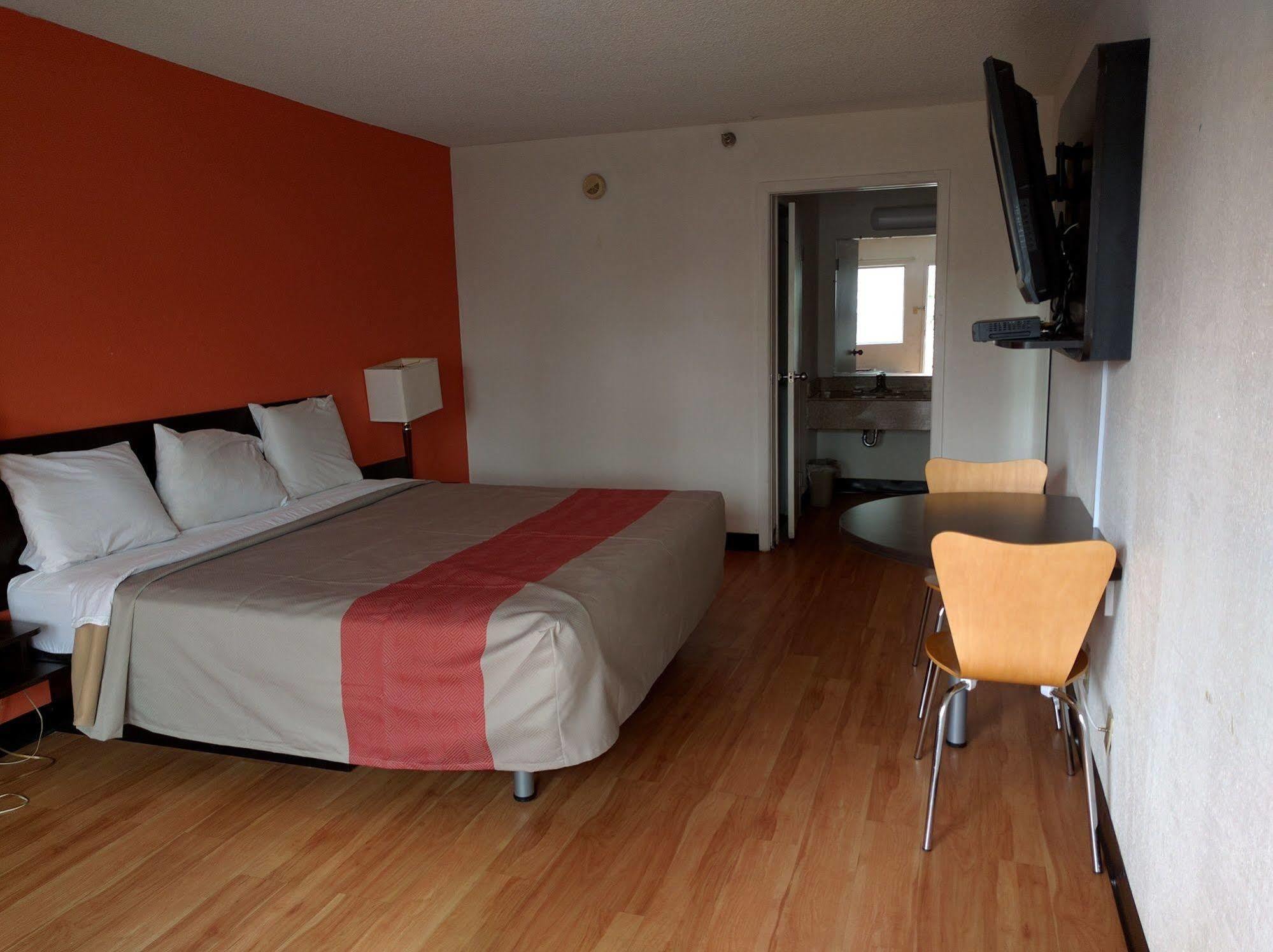 Brooklawn Rodeway Inn מראה חיצוני תמונה