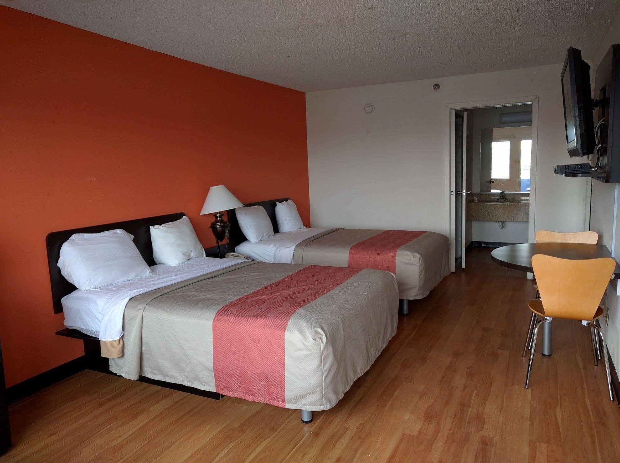 Brooklawn Rodeway Inn מראה חיצוני תמונה