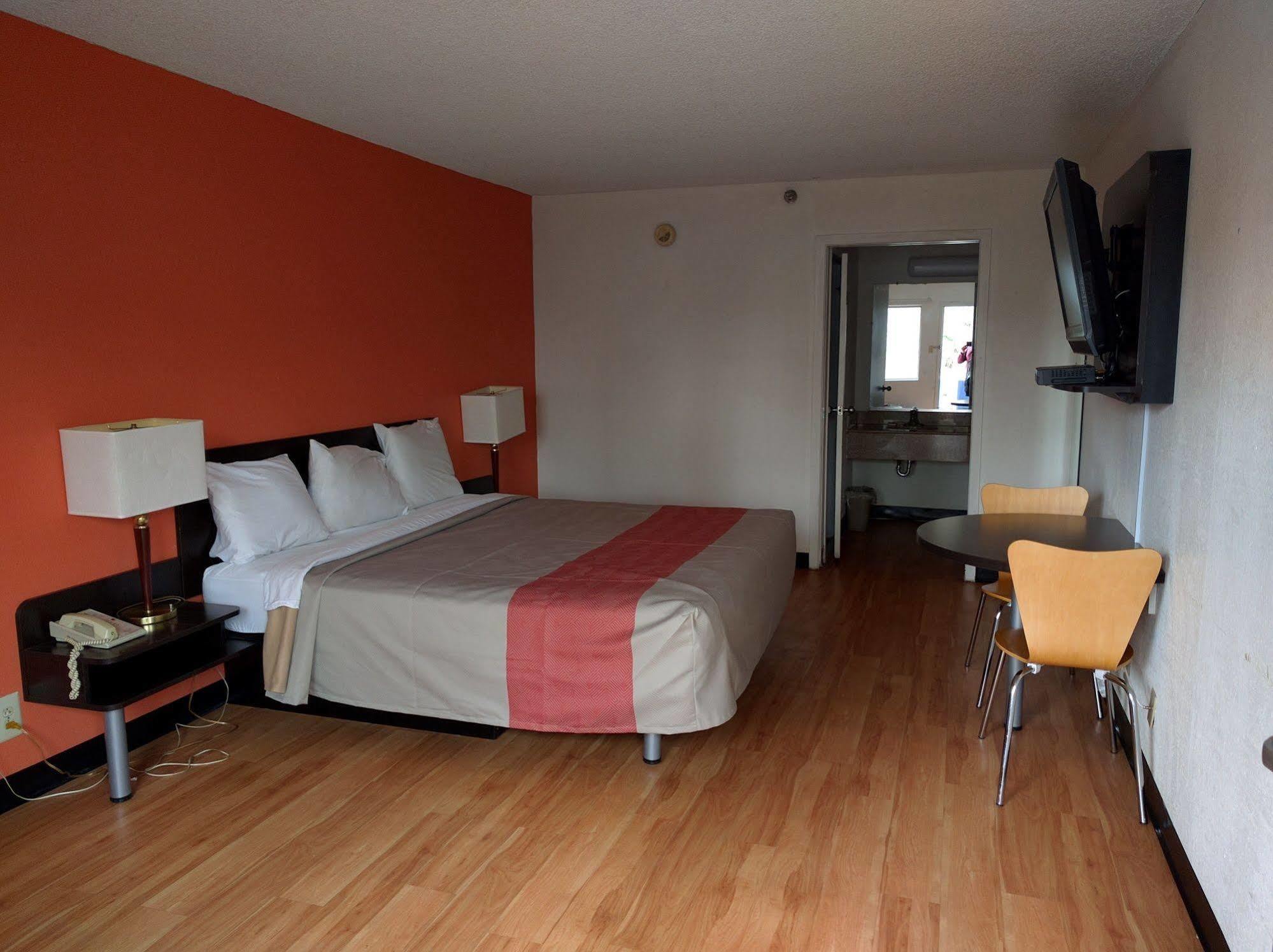 Brooklawn Rodeway Inn מראה חיצוני תמונה